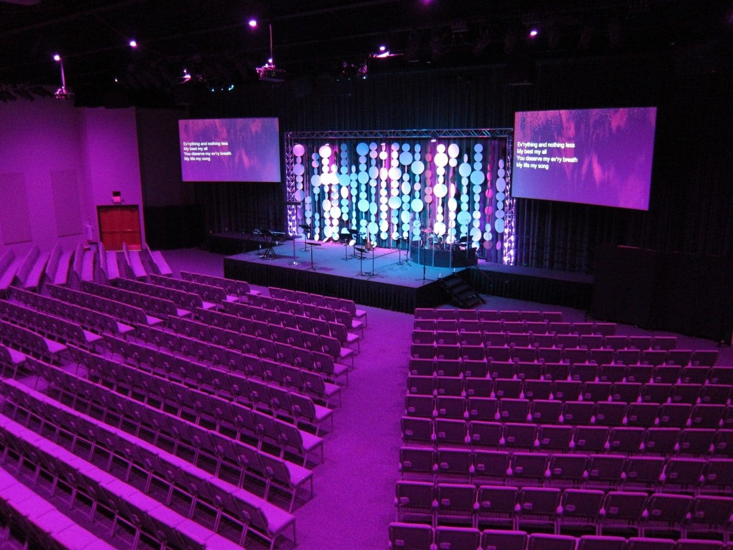 Pendants Enhance Contemporary Worship