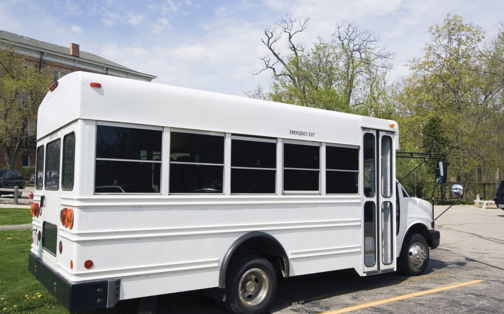 10 Tips for Buying a Refurbished Bus