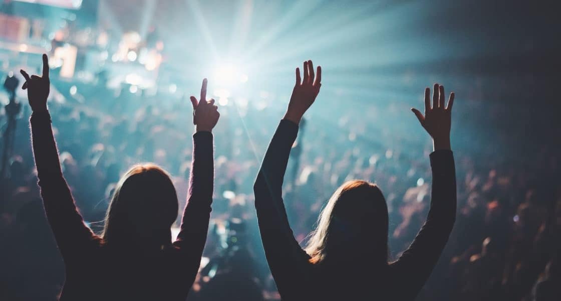 7 Benefits of LED Stage and House of Worship Lighting