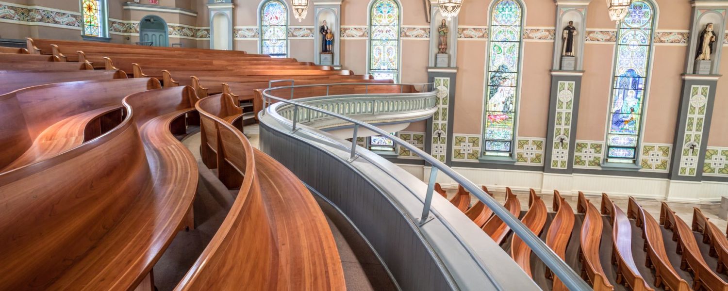3 Big Benefits of Radius Curved Pews for Your Congregation