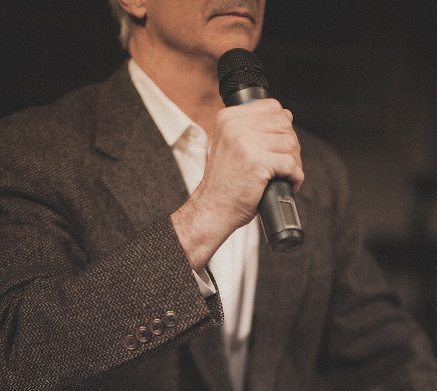 wireless microphone for public speaking