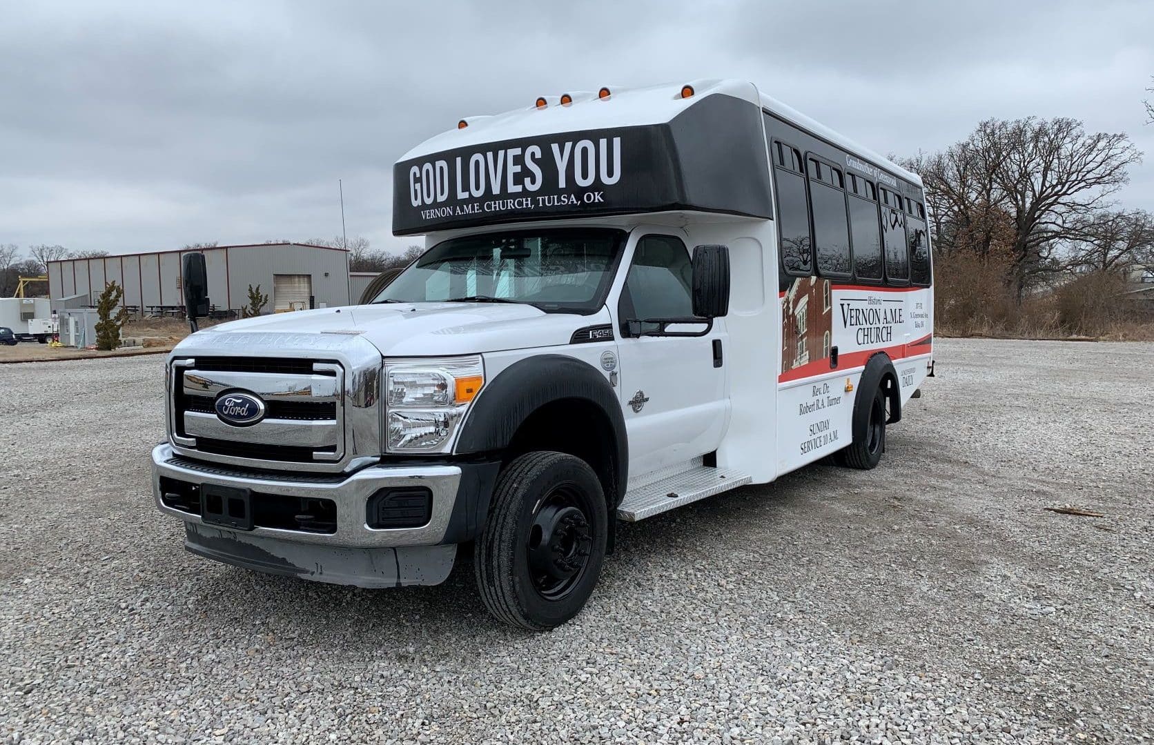7 Tips to Find the Right Bus Dealer