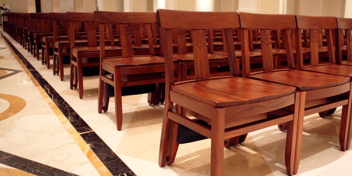 Selecting the Right Church Chairs