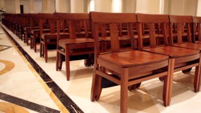 Selecting the Right Church Chairs