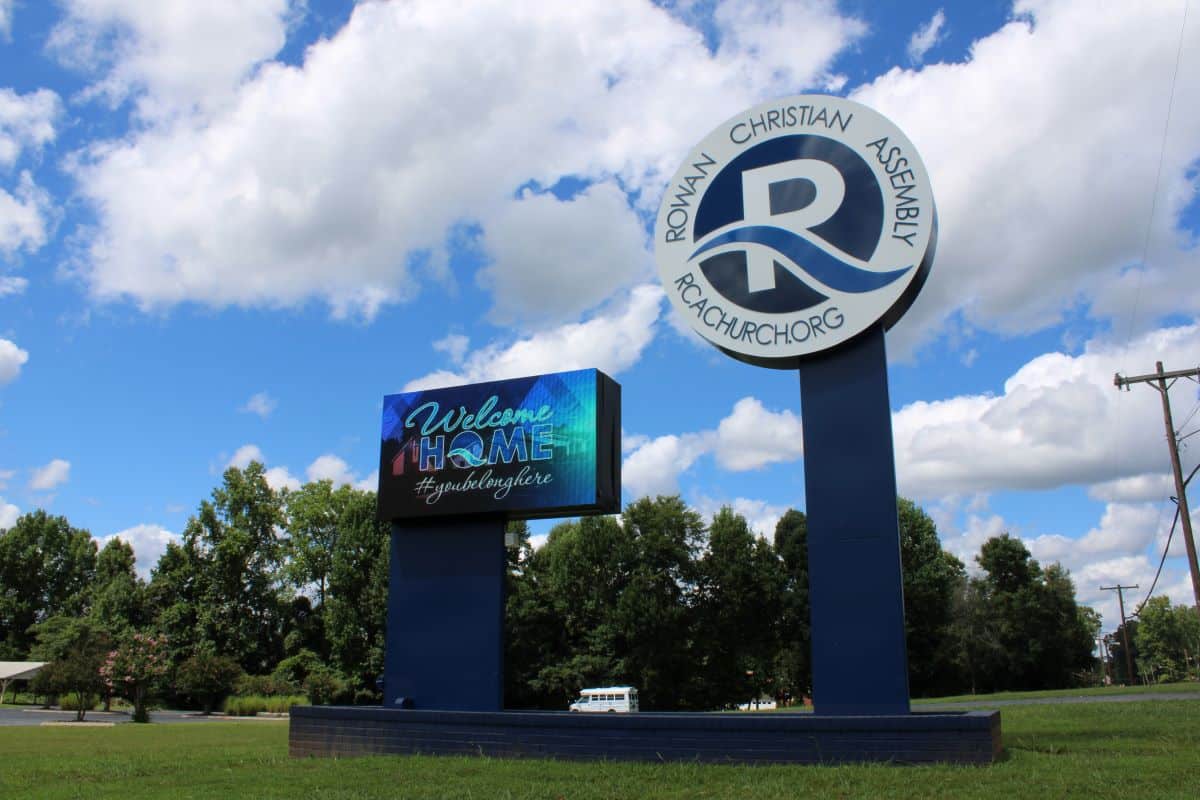 Digital Signs Connect Your Church to Your Community