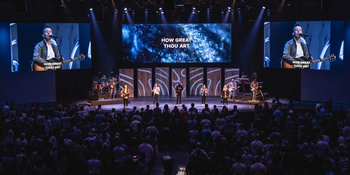 How Church Audio Visual Lighting and Acoustics Shape Attendees’ Experiences
